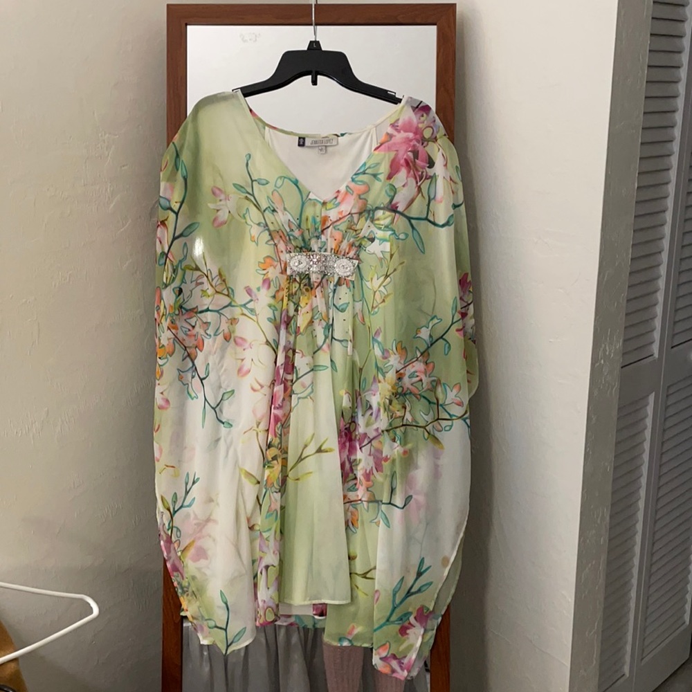 Jennifer Lopez dress. Floral print with jeweled panel. Size large. Worn once.
